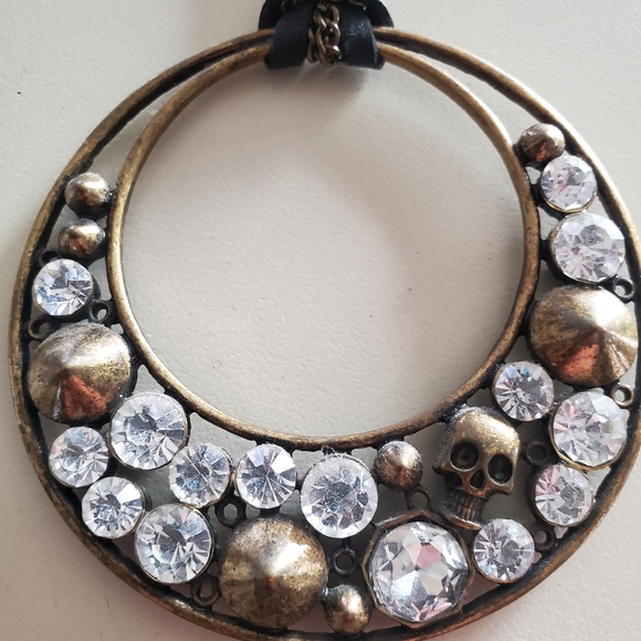 22 in. skull/faux diamond necklace - Picture 1 of 6